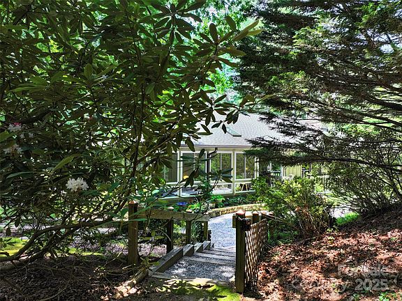 Laurel Park, North Carolina, 28739, United States, 3 Bedrooms Bedrooms, ,3 BathroomsBathrooms,Residential,Forsale,1904893