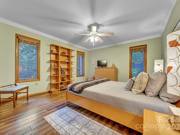 Laurel Park, North Carolina, 28739, United States, 3 Bedrooms Bedrooms, ,3 BathroomsBathrooms,Residential,Forsale,1904893