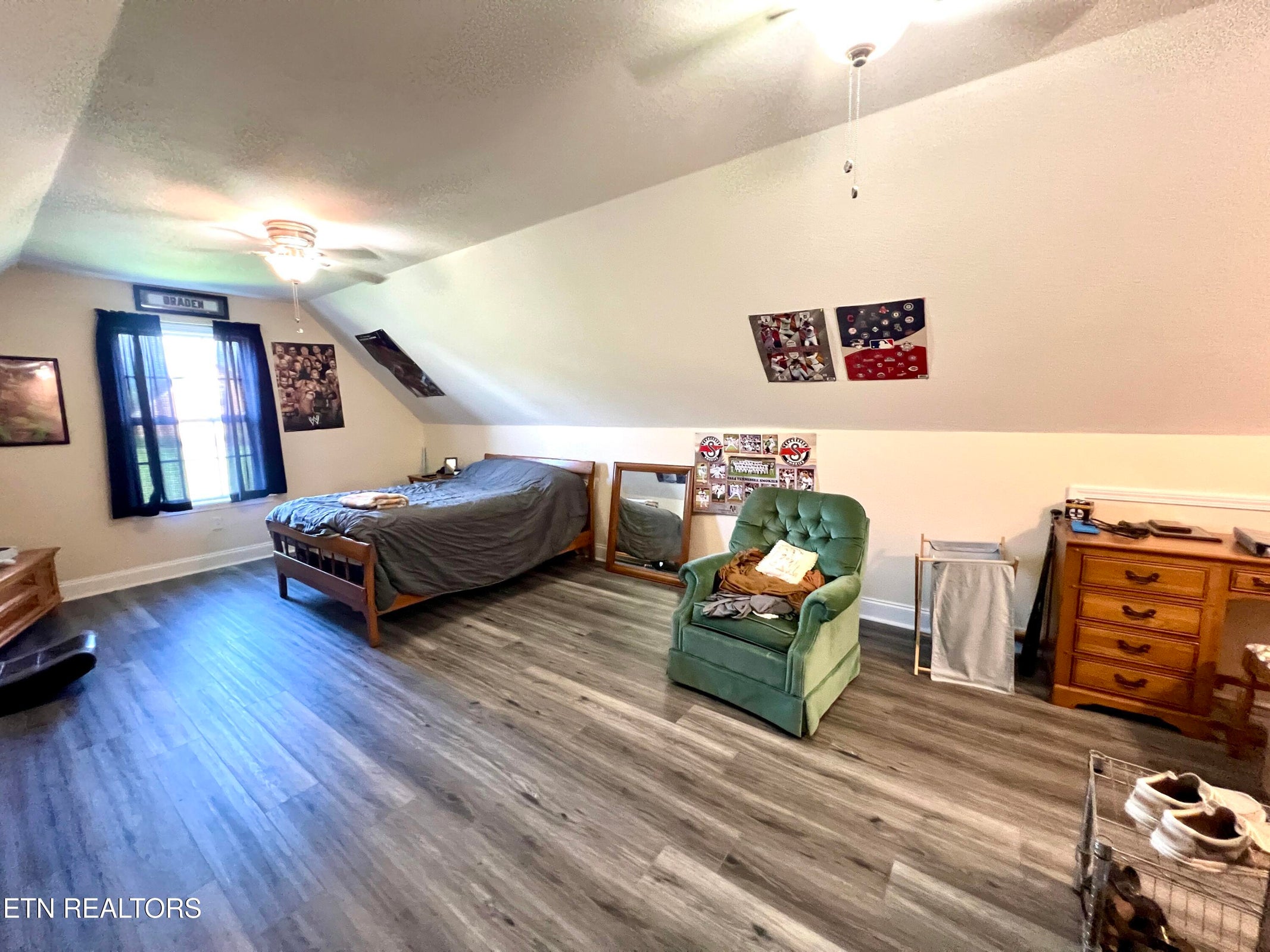 Sevierville, Tennessee, 37862, United States, 3 Bedrooms Bedrooms, ,2 BathroomsBathrooms,Residential,Forsale,1893776