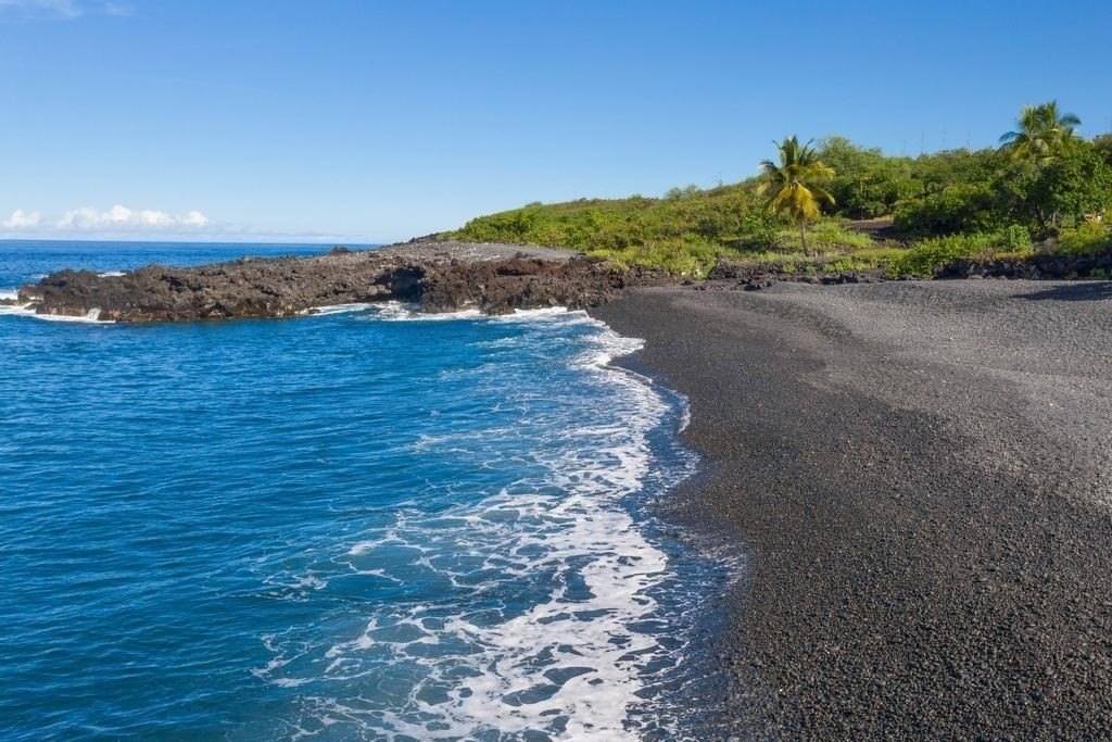 Captain Cook, Hawaii, 96704, United States, 2 Bedrooms Bedrooms, ,1 BathroomBathrooms,Residential,Forsale,2004012