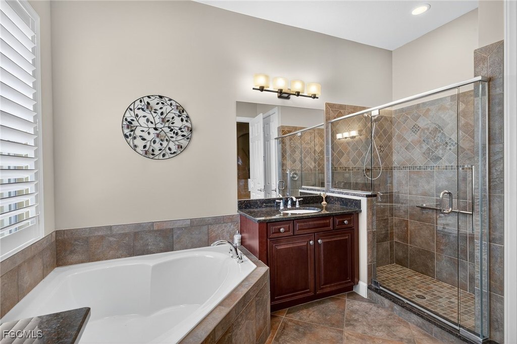 Fort Myers, Florida, 33913, United States, 3 Bedrooms Bedrooms, ,3.5 BathroomsBathrooms,Residential,Forsale,1971917