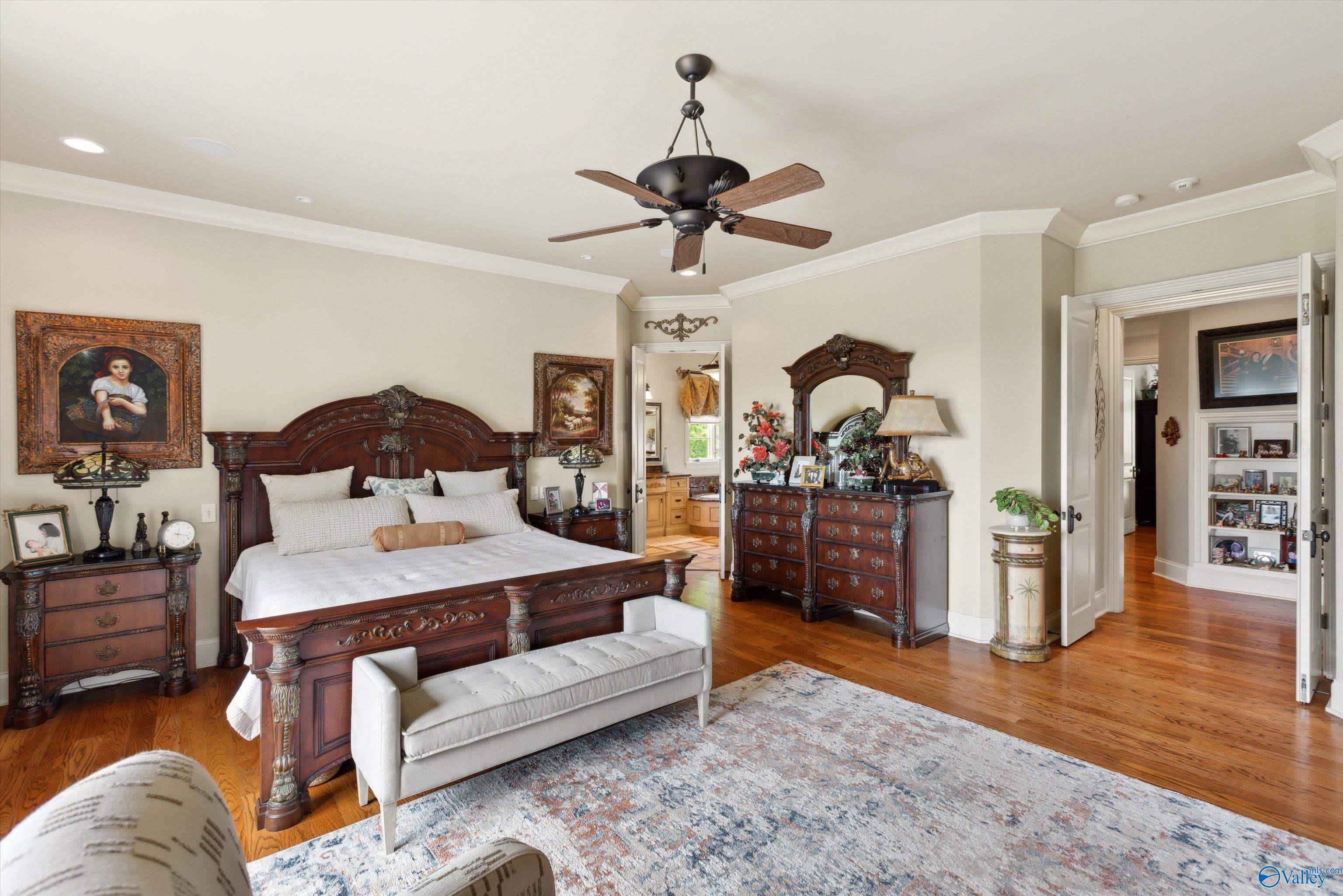 Huntsville, Alabama, 35801, United States, 6 Bedrooms Bedrooms, ,6.5 BathroomsBathrooms,Residential,Forsale,1997969