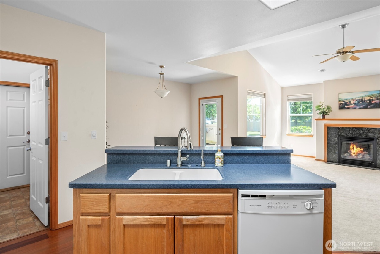 Oak Harbor, Washington, 98277, United States, 2 Bedrooms Bedrooms, ,2 BathroomsBathrooms,Residential,Forsale,1904629