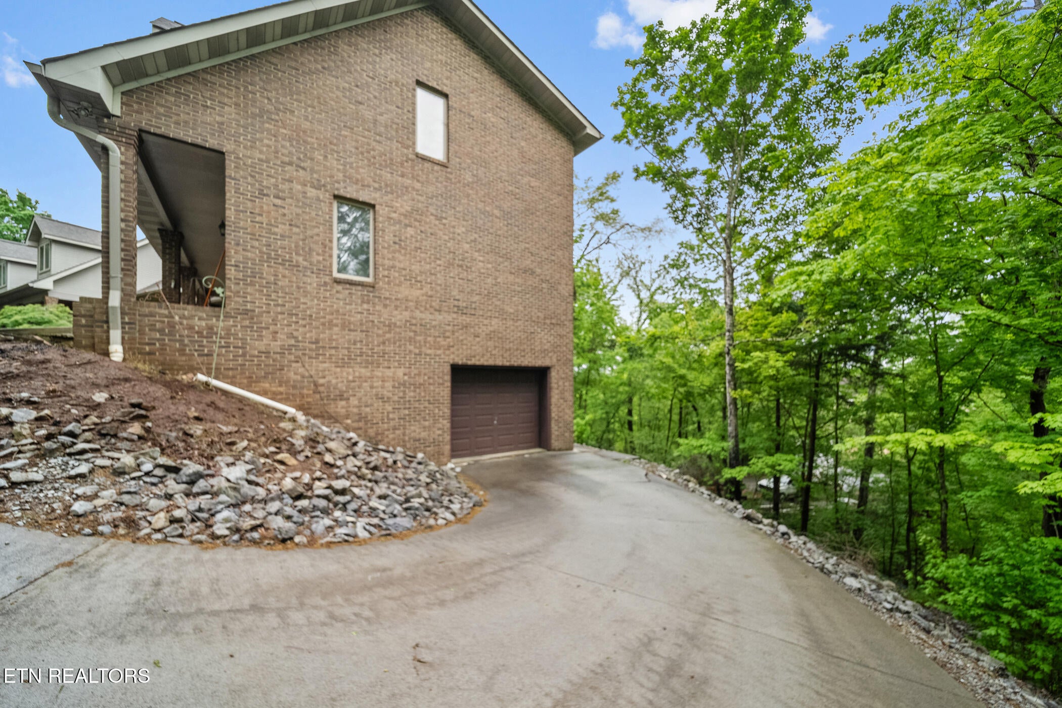 Sevierville, Tennessee, 37862, United States, 5 Bedrooms Bedrooms, ,4 BathroomsBathrooms,Residential,Forsale,1910169