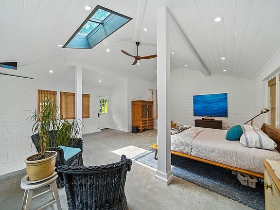 Sebastopol, California, 95472, United States, 5 Bedrooms Bedrooms, ,4 BathroomsBathrooms,Residential,Forsale,1918982