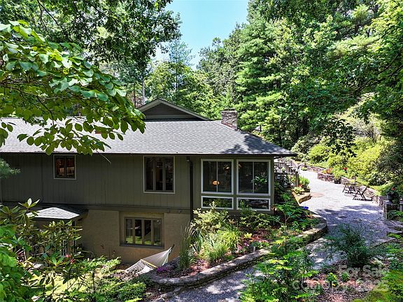Laurel Park, North Carolina, 28739, United States, 3 Bedrooms Bedrooms, ,3 BathroomsBathrooms,Residential,Forsale,1904893