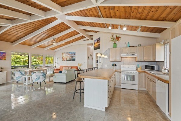 Captain Cook, Hawaii, 96704, United States, 2 Bedrooms Bedrooms, ,2 BathroomsBathrooms,Residential,Forsale,1929237