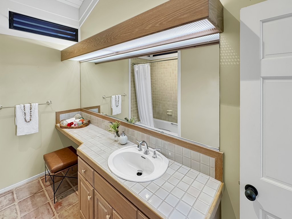 Kailua-Kona, Hawaii, 96740, United States, 3 Bedrooms Bedrooms, ,2 BathroomsBathrooms,Residential,Forsale,1929294