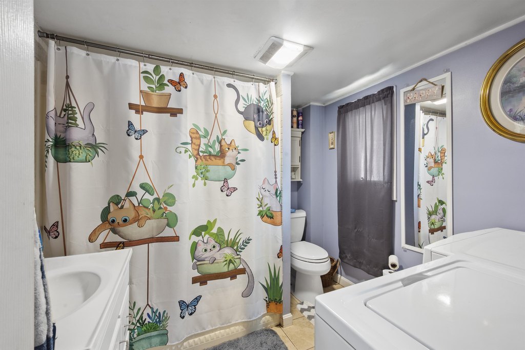 Laconia, New Hampshire, 03246, United States, 4 Bedrooms Bedrooms, ,3.5 BathroomsBathrooms,Residential,Forsale,1941240