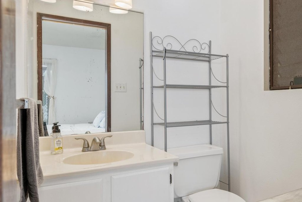 Captain Cook, Hawaii, 96704, United States, 2 Bedrooms Bedrooms, ,1.5 BathroomsBathrooms,Residential,Forsale,1953740