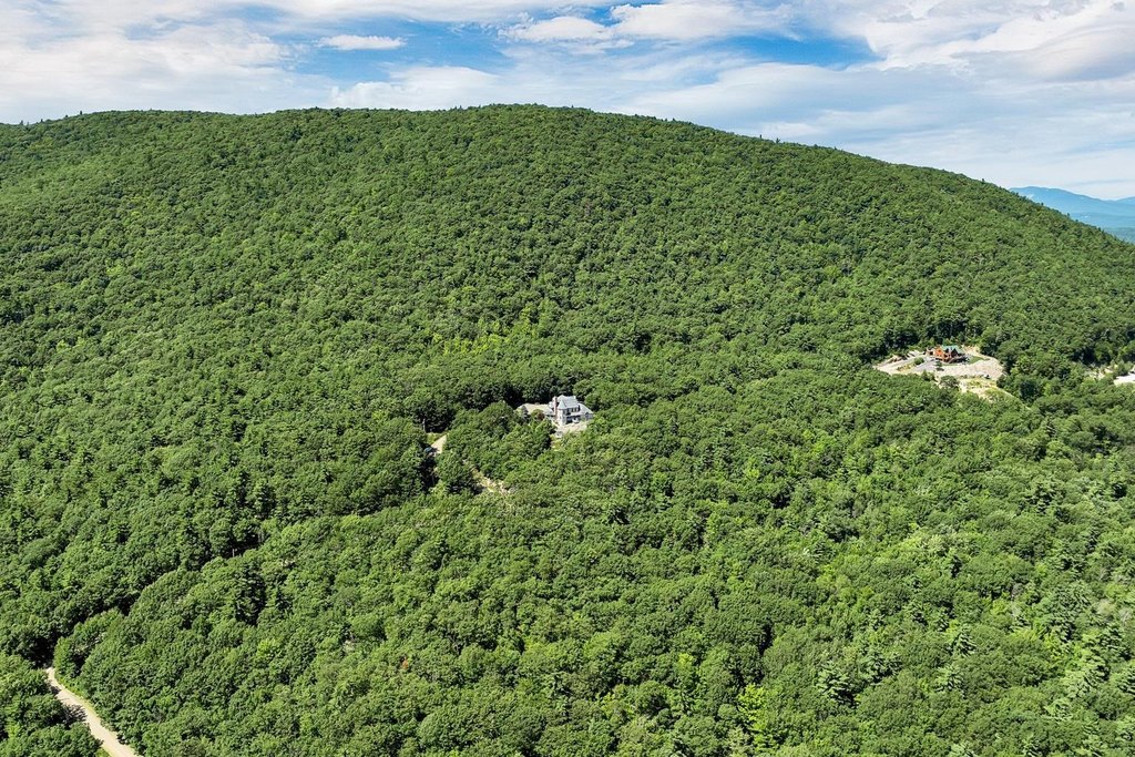 Moultonborough, New Hampshire, 03254, United States, 4 Bedrooms Bedrooms, ,3.5 BathroomsBathrooms,Residential,Forsale,1941219