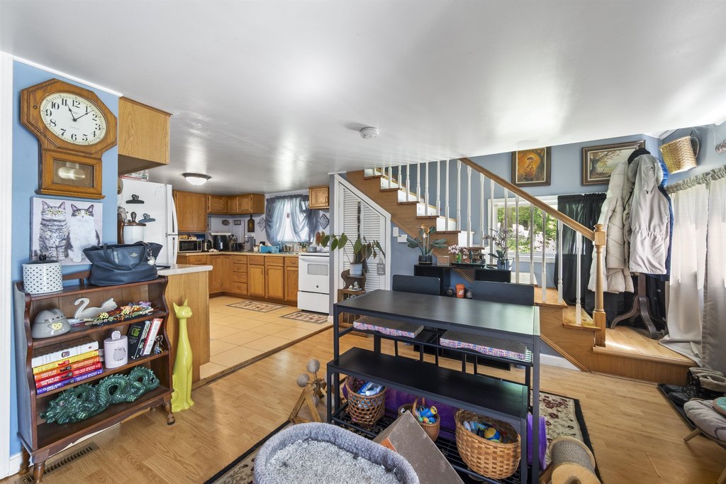 Laconia, New Hampshire, 03246, United States, 4 Bedrooms Bedrooms, ,3.5 BathroomsBathrooms,Residential,Forsale,1941240