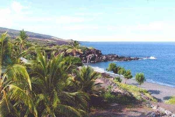 Captain Cook, Hawaii, 96704, United States, 2 Bedrooms Bedrooms, ,2 BathroomsBathrooms,Residential,Forsale,1929237