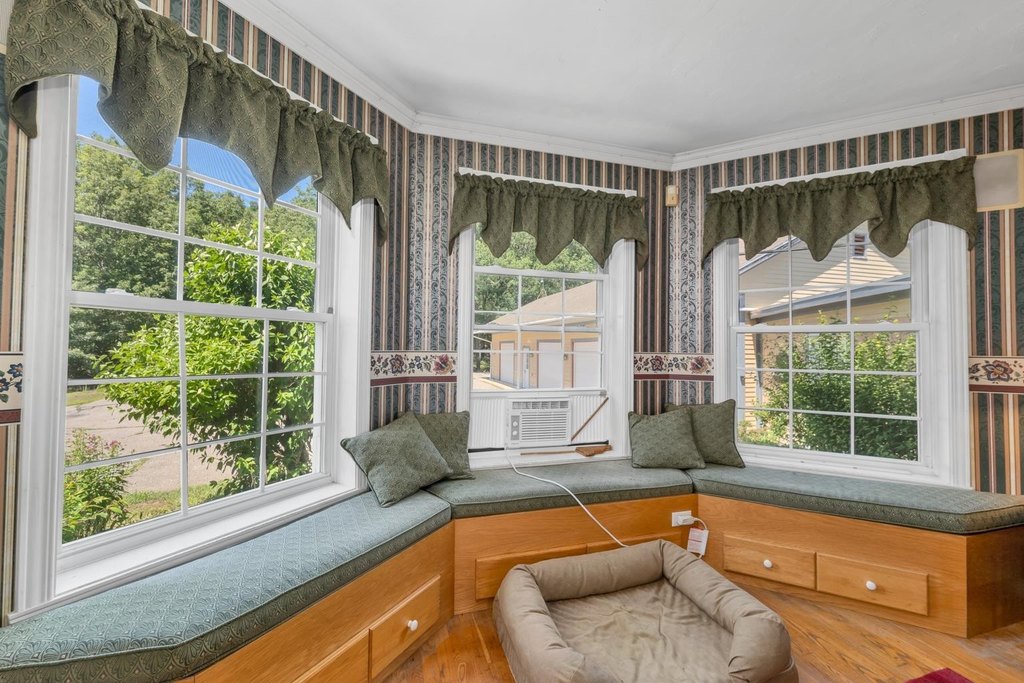 Moultonborough, New Hampshire, 03254, United States, 4 Bedrooms Bedrooms, ,3.5 BathroomsBathrooms,Residential,Forsale,1941219