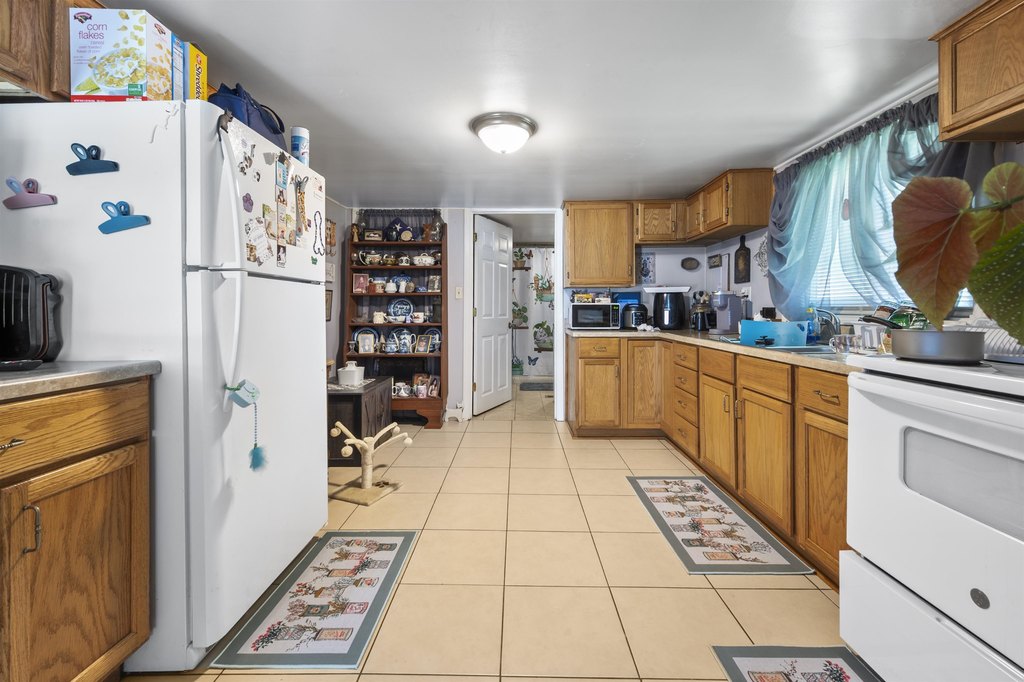 Laconia, New Hampshire, 03246, United States, 4 Bedrooms Bedrooms, ,3.5 BathroomsBathrooms,Residential,Forsale,1941240