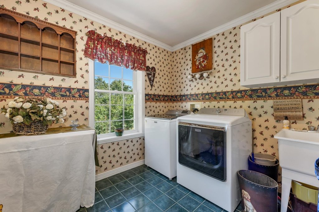 Moultonborough, New Hampshire, 03254, United States, 4 Bedrooms Bedrooms, ,3.5 BathroomsBathrooms,Residential,Forsale,1941219