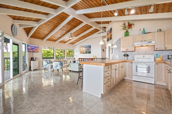 Captain Cook, Hawaii, 96704, United States, 2 Bedrooms Bedrooms, ,2 BathroomsBathrooms,Residential,Forsale,1929237