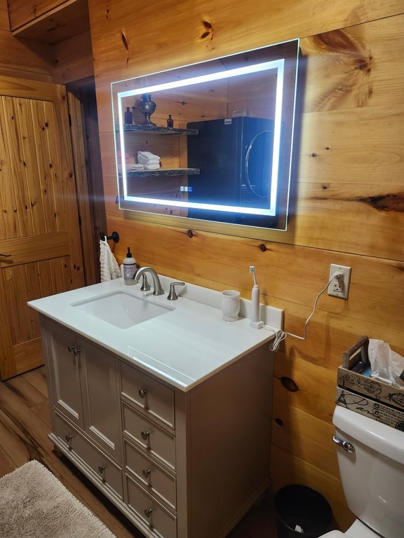 Laconia, New Hampshire, 03246, United States, 4 Bedrooms Bedrooms, ,3.5 BathroomsBathrooms,Residential,Forsale,1941240