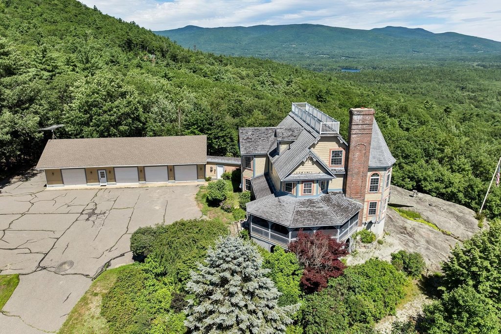 Moultonborough, New Hampshire, 03254, United States, 4 Bedrooms Bedrooms, ,3.5 BathroomsBathrooms,Residential,Forsale,1941219