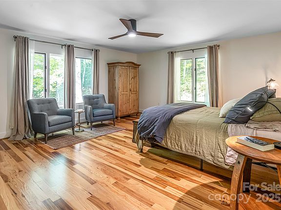 Asheville, North Carolina, 28804, United States, 3 Bedrooms Bedrooms, ,3 BathroomsBathrooms,Residential,Forsale,1904907
