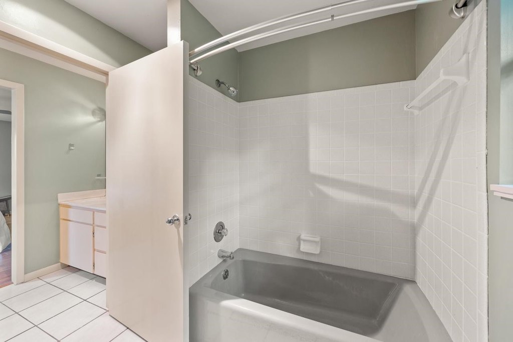 Tallahassee, Florida, 32310, United States, 3 Bedrooms Bedrooms, ,2 BathroomsBathrooms,Residential,Forsale,1919227
