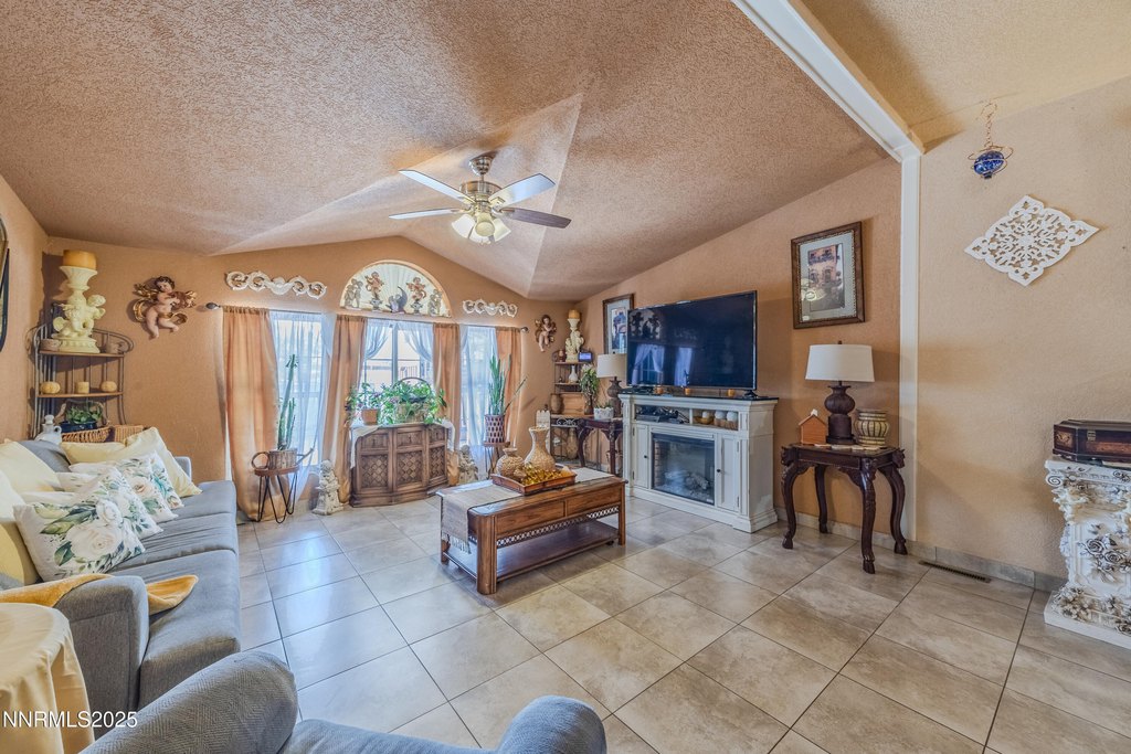 Sun Valley, Nevada, 89433, United States, 4 Bedrooms Bedrooms, ,2 BathroomsBathrooms,Residential,Forsale,1936784