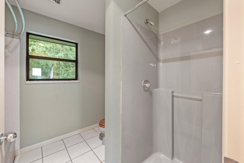 Tallahassee, Florida, 32310, United States, 3 Bedrooms Bedrooms, ,2 BathroomsBathrooms,Residential,Forsale,1919227