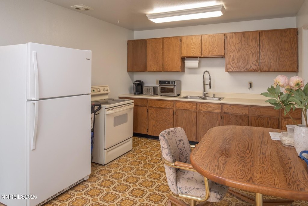 Fernley, Nevada, 89408, United States, 4 Bedrooms Bedrooms, ,2 BathroomsBathrooms,Residential,Forsale,1910308