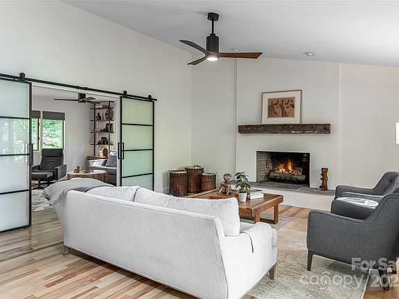 Asheville, North Carolina, 28804, United States, 3 Bedrooms Bedrooms, ,3 BathroomsBathrooms,Residential,Forsale,1904907