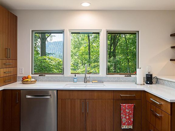 Asheville, North Carolina, 28804, United States, 3 Bedrooms Bedrooms, ,3 BathroomsBathrooms,Residential,Forsale,1904907