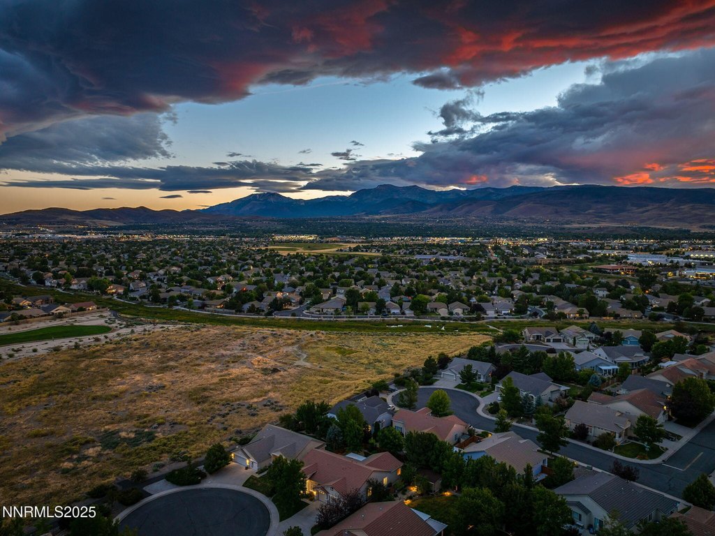 Reno, Nevada, 89521, United States, 4 Bedrooms Bedrooms, ,2 BathroomsBathrooms,Residential,Forsale,1910326