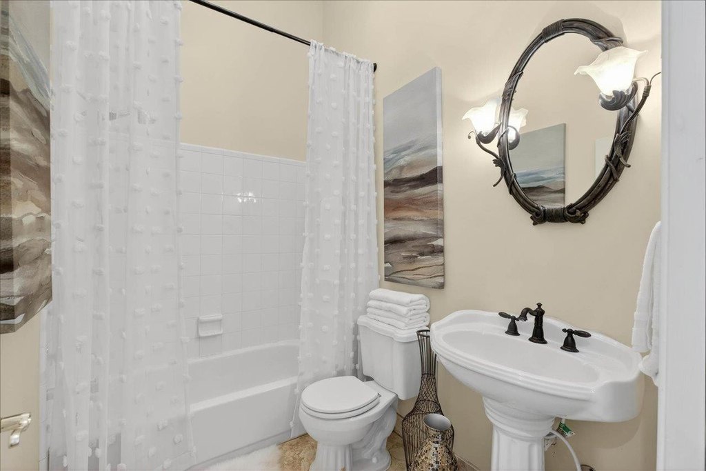 Tallahassee, Florida, 32312, United States, 5 Bedrooms Bedrooms, ,4 BathroomsBathrooms,Residential,Forsale,1919228