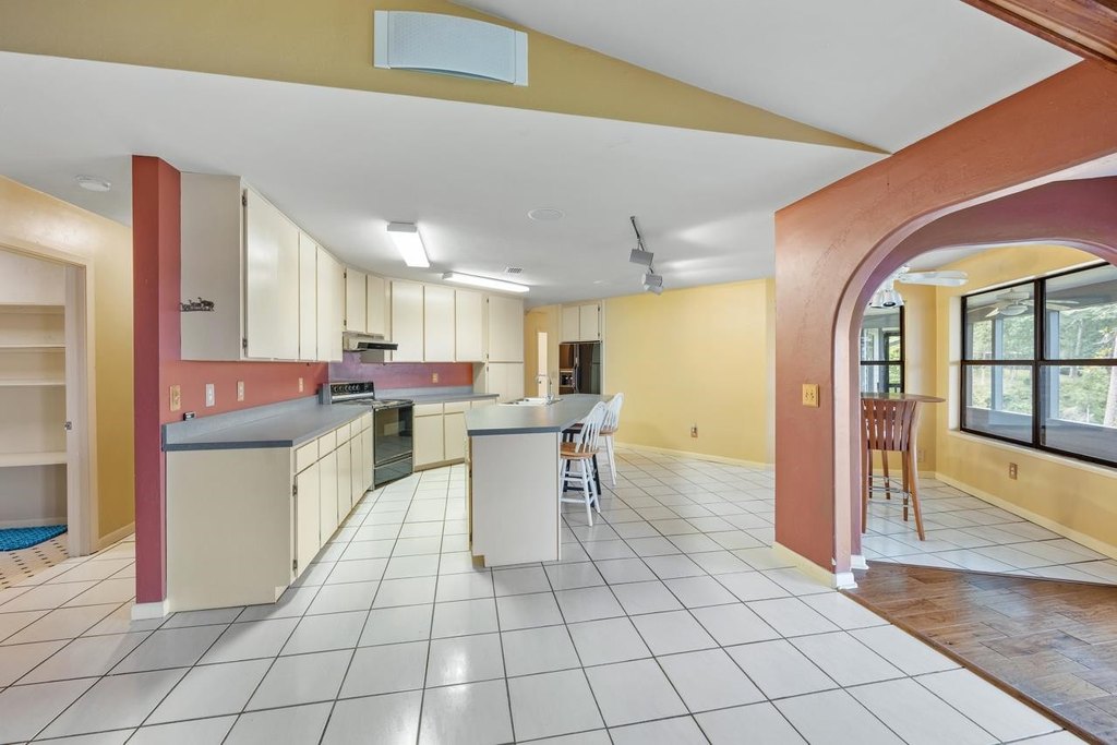 Tallahassee, Florida, 32310, United States, 3 Bedrooms Bedrooms, ,2 BathroomsBathrooms,Residential,Forsale,1919227