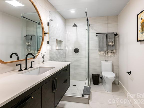 Asheville, North Carolina, 28804, United States, 3 Bedrooms Bedrooms, ,3 BathroomsBathrooms,Residential,Forsale,1904907