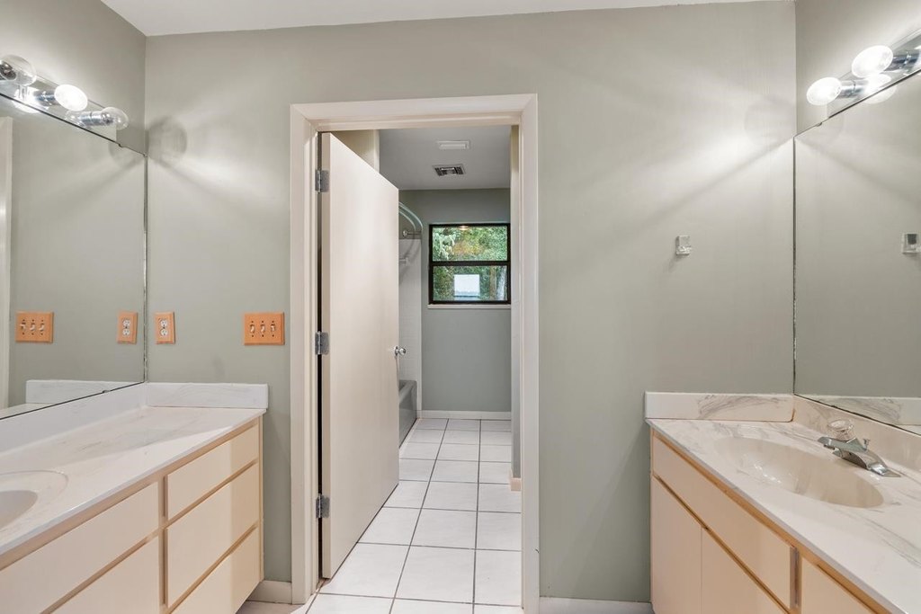 Tallahassee, Florida, 32310, United States, 3 Bedrooms Bedrooms, ,2 BathroomsBathrooms,Residential,Forsale,1919227