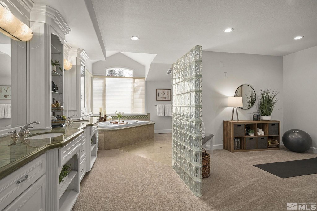 Reno, Nevada, 89511, United States, 5 Bedrooms Bedrooms, ,7.5 BathroomsBathrooms,Residential,Forsale,1910312