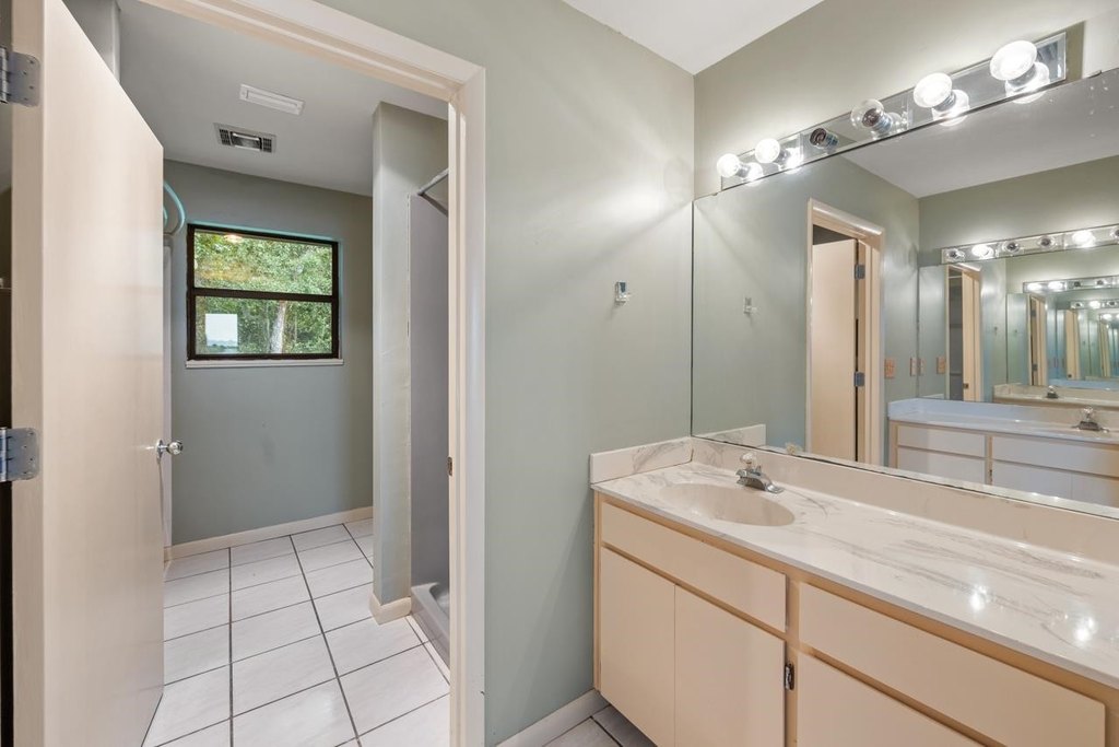 Tallahassee, Florida, 32310, United States, 3 Bedrooms Bedrooms, ,2 BathroomsBathrooms,Residential,Forsale,1919227