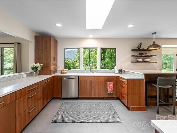 Asheville, North Carolina, 28804, United States, 3 Bedrooms Bedrooms, ,3 BathroomsBathrooms,Residential,Forsale,1904907