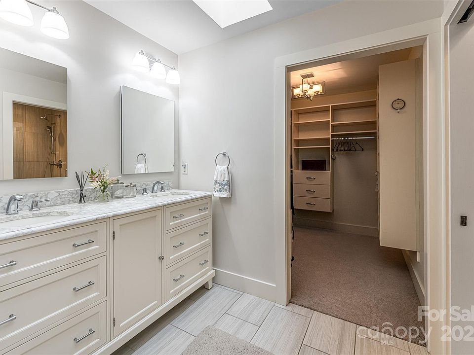 Asheville, North Carolina, 28804, United States, 3 Bedrooms Bedrooms, ,3 BathroomsBathrooms,Residential,Forsale,1904907