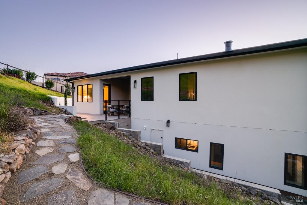 Santa Rosa, California, 95403, United States, 5 Bedrooms Bedrooms, ,5.5 BathroomsBathrooms,Residential,Forsale,1952127