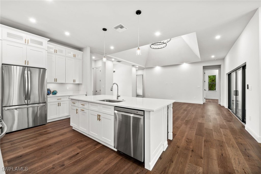 Fort Myers, Florida, 33905, United States, 3 Bedrooms Bedrooms, ,3 BathroomsBathrooms,Residential,Forsale,1971915