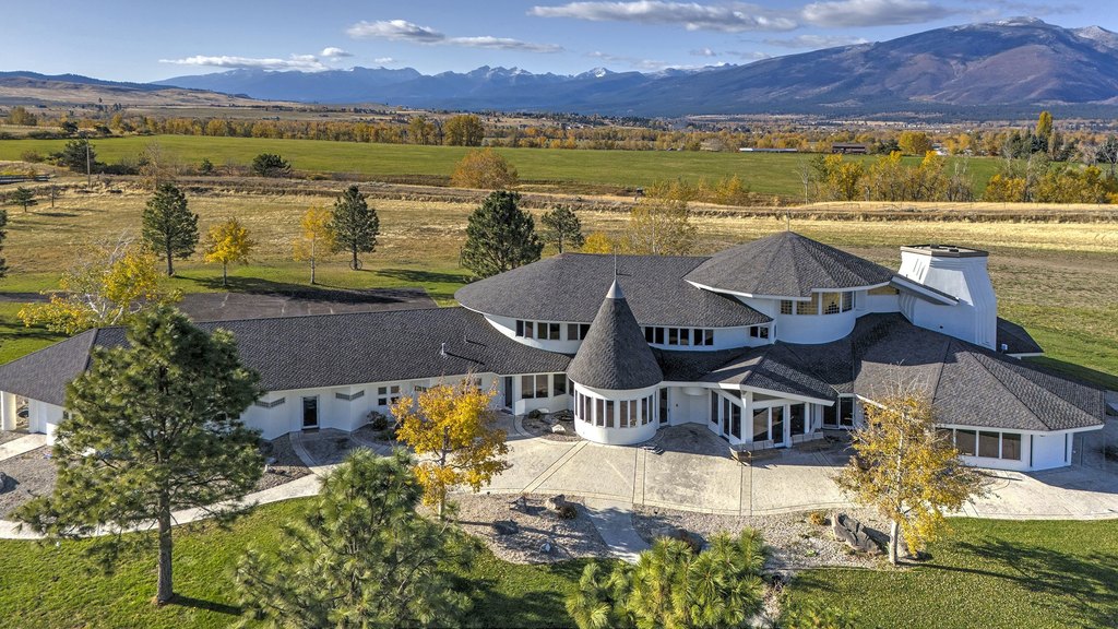 Hamilton, Montana, 59840, United States, 5 Bedrooms Bedrooms, ,5.5 BathroomsBathrooms,Residential,Forsale,1941175