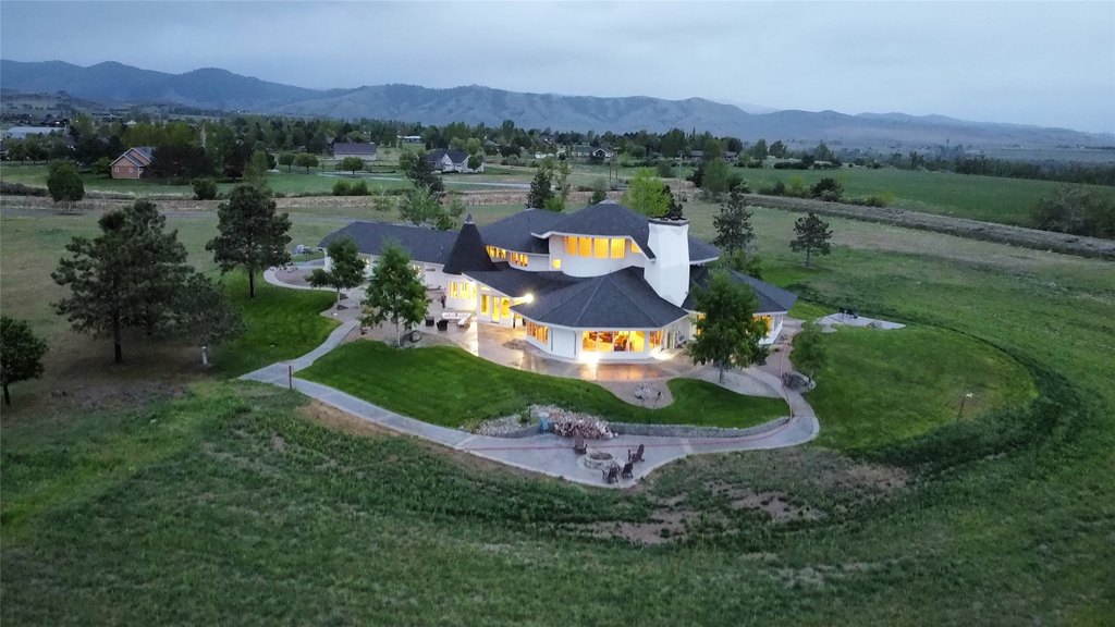 Hamilton, Montana, 59840, United States, 5 Bedrooms Bedrooms, ,5.5 BathroomsBathrooms,Residential,Forsale,1941175