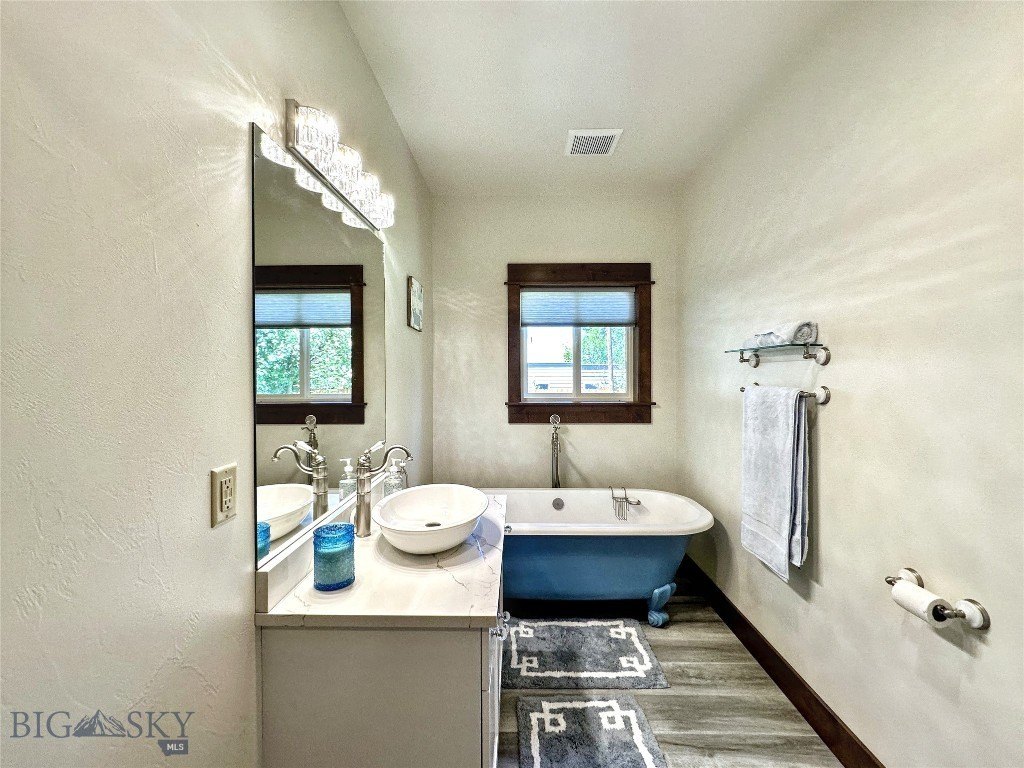 Sheridan, Montana, 59749, United States, 3 Bedrooms Bedrooms, ,2 BathroomsBathrooms,Residential,Forsale,1915013