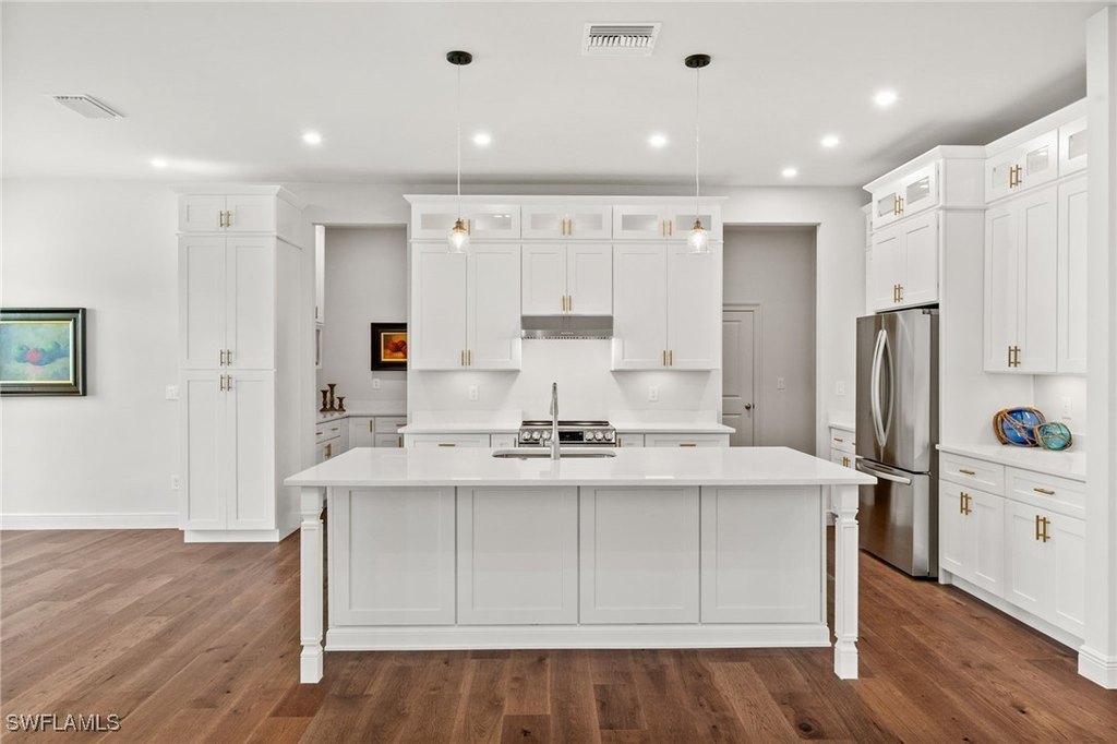 Fort Myers, Florida, 33905, United States, 3 Bedrooms Bedrooms, ,3 BathroomsBathrooms,Residential,Forsale,1971915