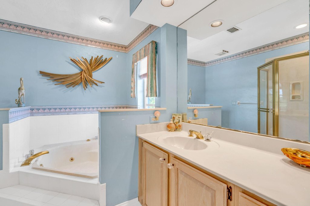 Sugarloaf, Florida, 33042, United States, 4 Bedrooms Bedrooms, ,3 BathroomsBathrooms,Residential,Forsale,1944413