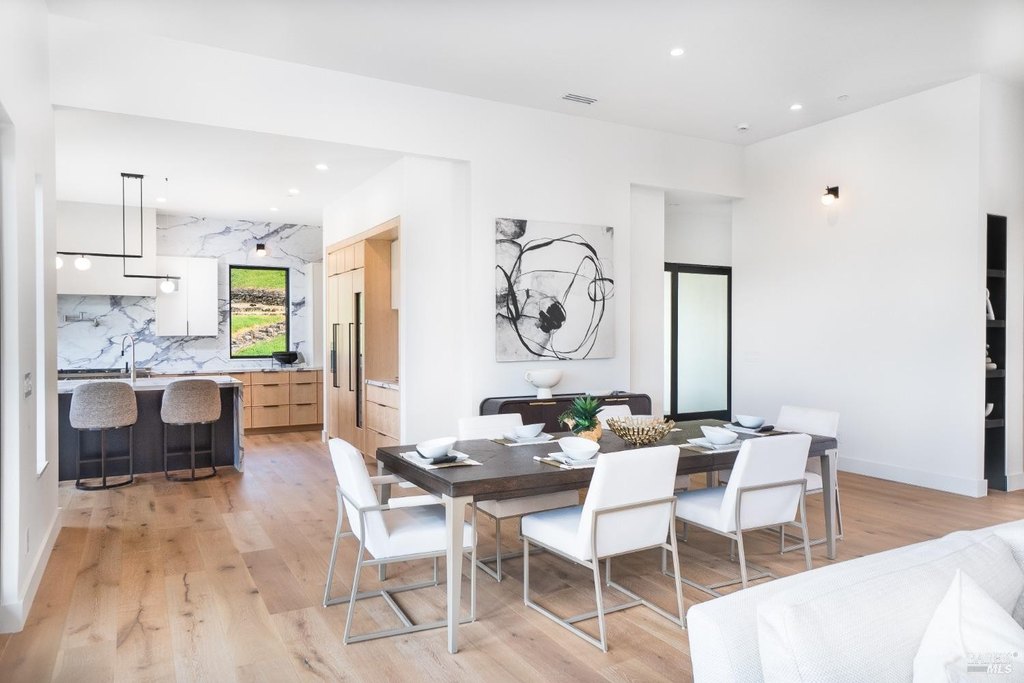 Santa Rosa, California, 95403, United States, 5 Bedrooms Bedrooms, ,5.5 BathroomsBathrooms,Residential,Forsale,1952127