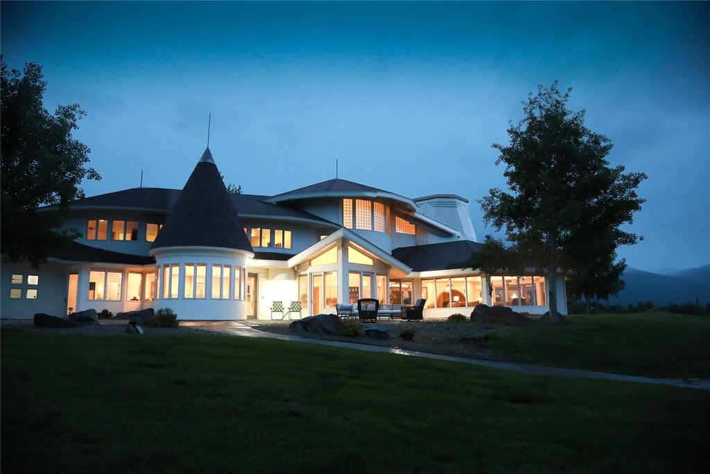 Hamilton, Montana, 59840, United States, 5 Bedrooms Bedrooms, ,5.5 BathroomsBathrooms,Residential,Forsale,1941175