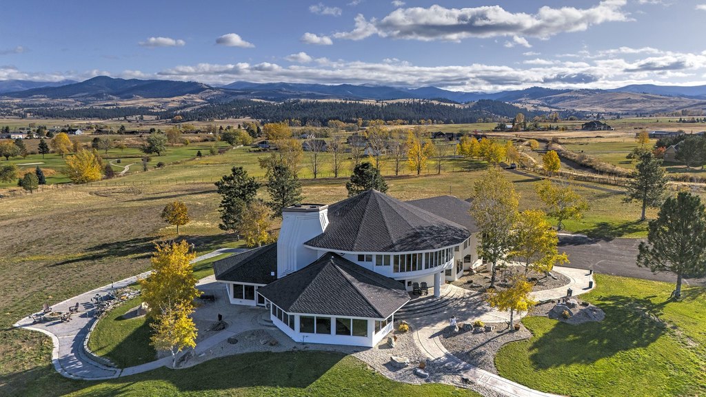 Hamilton, Montana, 59840, United States, 5 Bedrooms Bedrooms, ,5.5 BathroomsBathrooms,Residential,Forsale,1941175