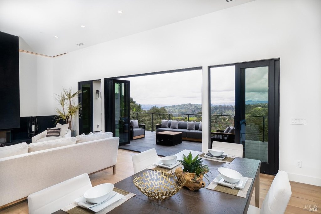 Santa Rosa, California, 95403, United States, 5 Bedrooms Bedrooms, ,5.5 BathroomsBathrooms,Residential,Forsale,1952127